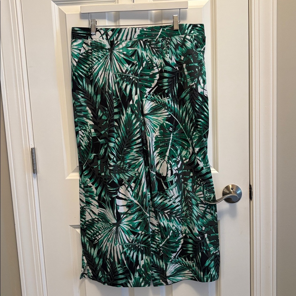 Tropical Green Leaf Print Women's Pants